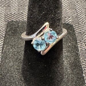 Elegant Sterling Silver and Blue Gemstone Ring (size 6)